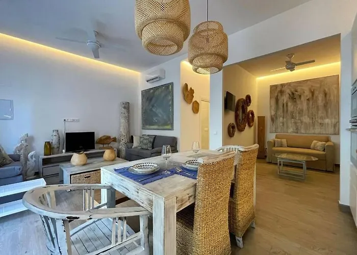 Luxury Family Holiday Homes - Chinorros Fuengirola
