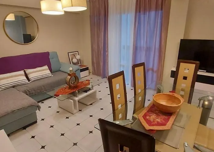 Cozy Apartment In Fuengirola! Baesta Laege