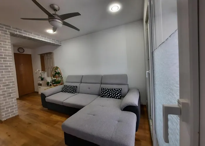Sunshiny Costa Del Sol - Beach Apartment
