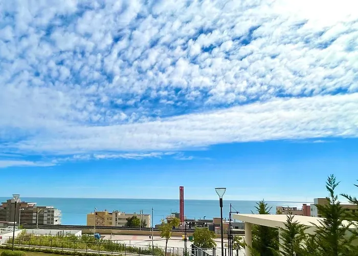 Luxury 3 Bedroom Apartment 300M From The Beach