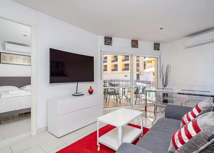 Shoreline Apartment In Fuengirola By Costarentals - Ref 88
