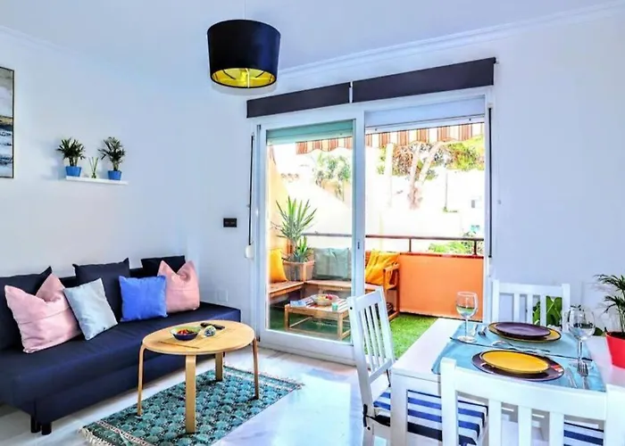 Blue Marine Home - Parking, Pool, Ac, Wifi