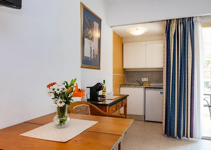 Private Studio Pyr By The Beach Promenade - Shared Pool Available