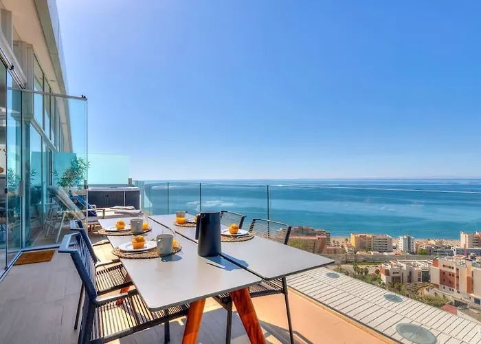 Stunning Luxurious Penthouse With Panoramic Views.