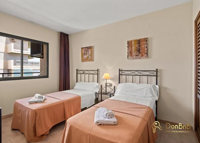 Apartamentos Con Parking Privado En El Paseo Maritimo De Fuengirola