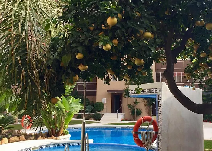 Palm Beach Apartment, 1 Bedroom, Pool, Beautiful Garden, Parking