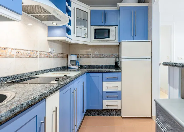797 Holiday Rentals- Renovado Piso En El Paseo Maritimo Fuengirola