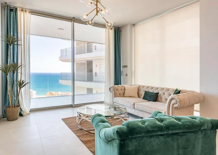 Golden Luxury 2 Bedroom Sea View