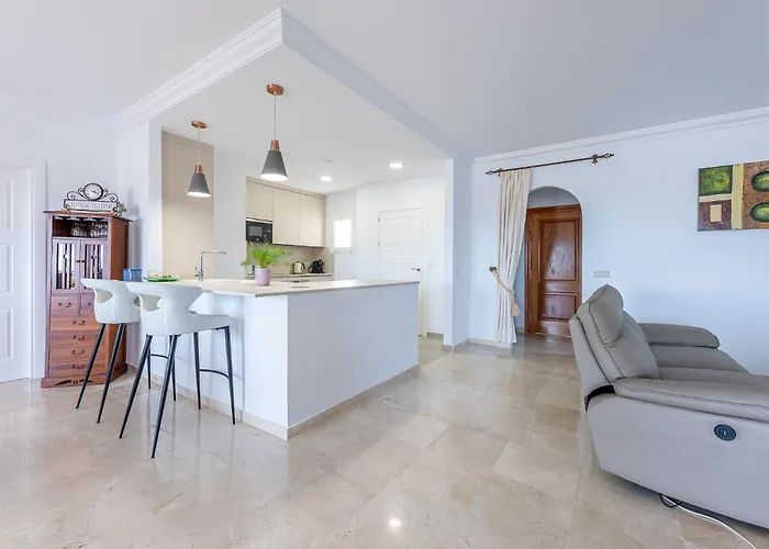 Fantastic 4 Bed Apt La Cala Hills