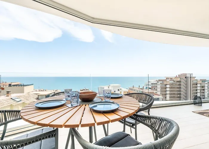 Amazing Sea Views - The Wave Ii, Pool And Sea View