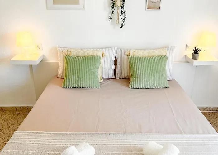 Bright And Cozy Flat By The Beach