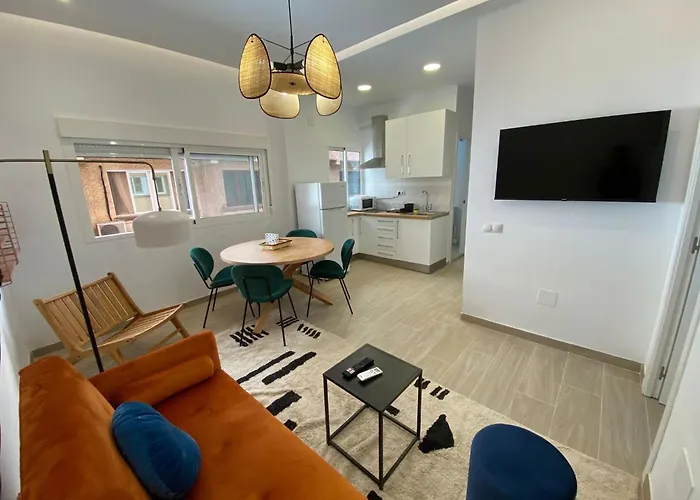 City Center And Beach Renovated Apartment