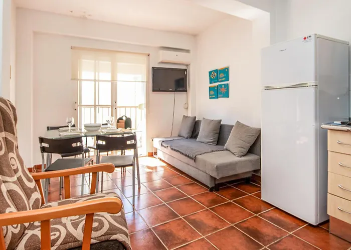 Stunning Apartment In Fuengirola With Wifi