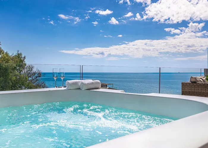 Amazing Sea View From The Comfort Of The Jacuzzi