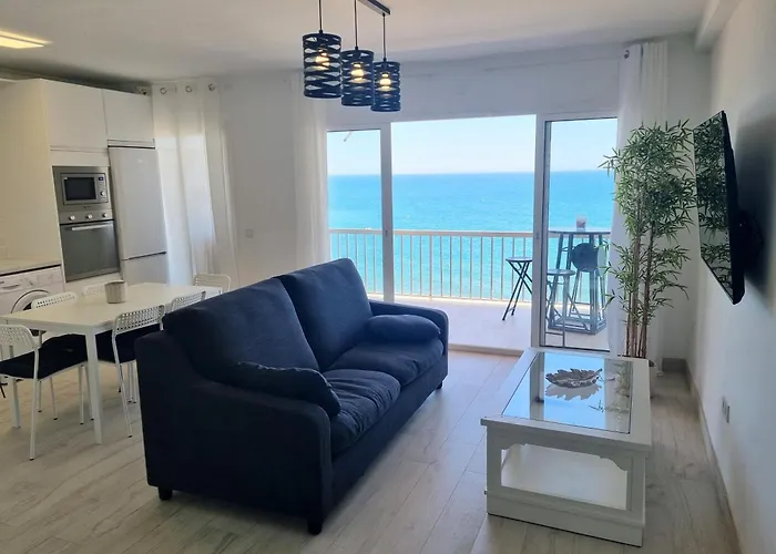 La Caracola I Beachfront & City Center Apartment