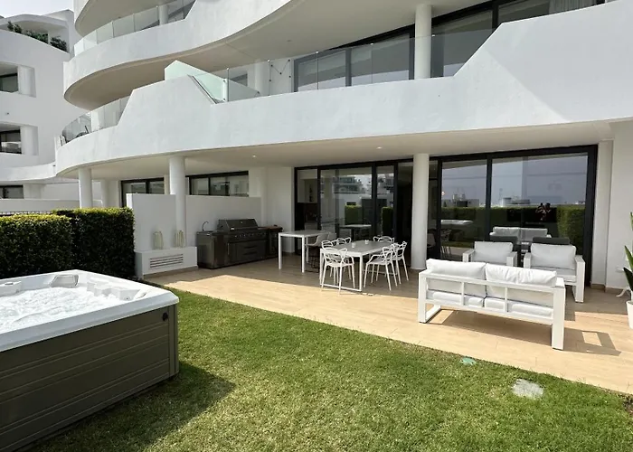 Luxurious Flat With Garden, Private Jacuzzi, Bbq