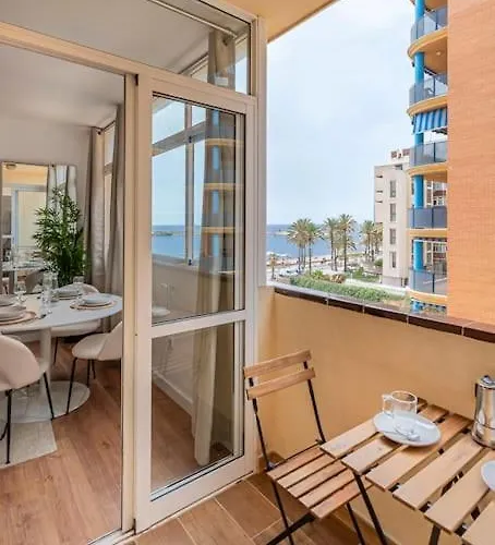Cozy Apartment In Fuengirola With Beach Views