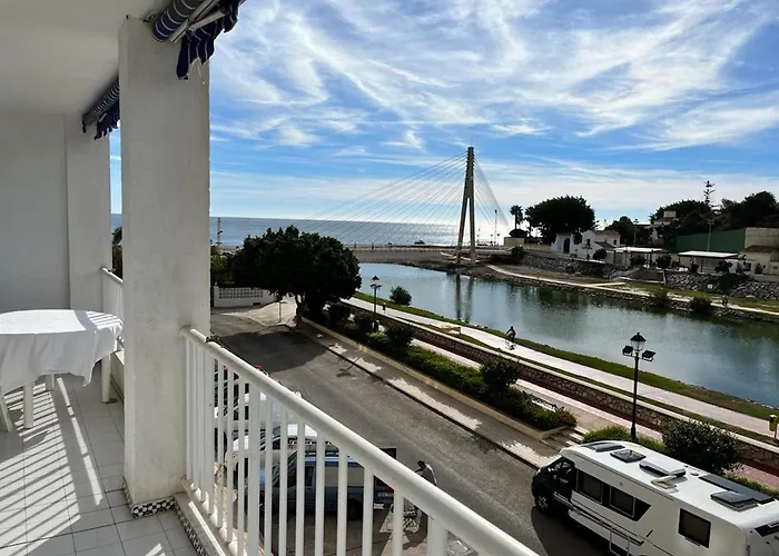 Bright And With Incredible Views In Fuengirola Beachfront
