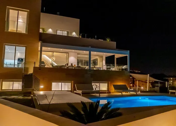 Villa Palm Beach - Incredible Villa With 5 Rooms, Amazing Sea View And Private Pool