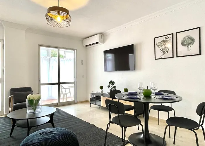 Beach Retreat 2 Bedroom Apartment