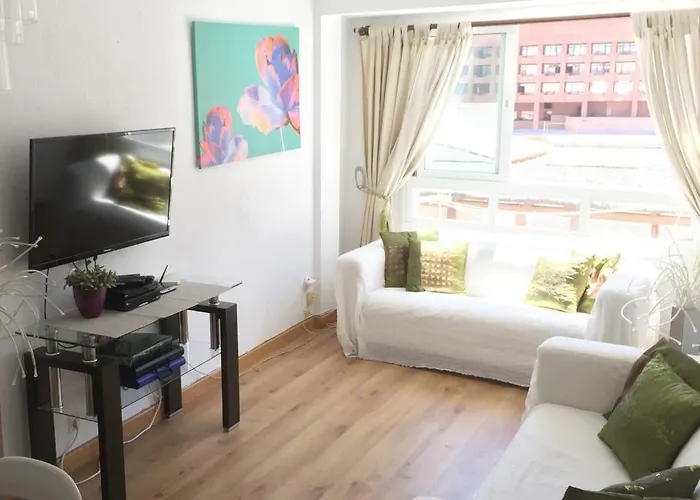 Central And Beach 3 Bedroom Apartment Perfect Location Near Pyr