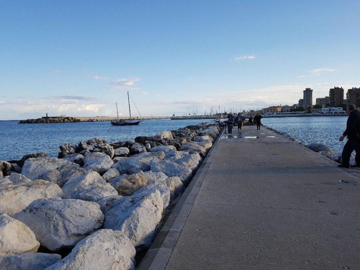 Fuengirola, Boliches - Right On The Beach. Fuengirola