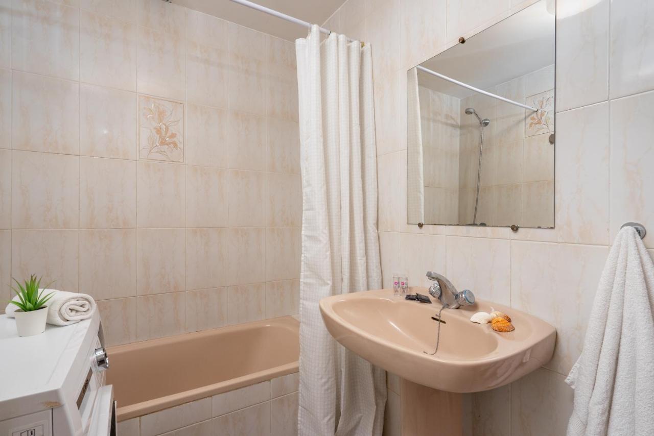 Gem In Boliches Soho With Wifi And Tv By Costarentals - Ref 77 *