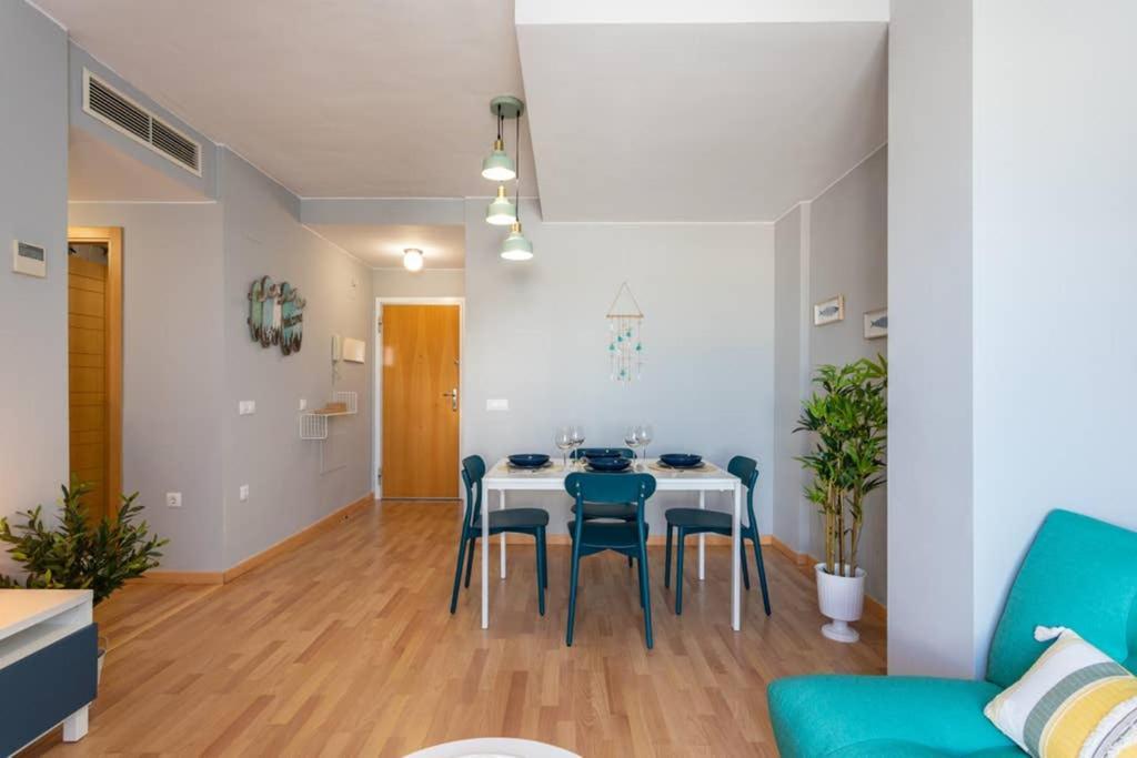 Apartamento Maravilloso ático; Sol Y Playa En Centro. A Estrenar Y Con Parking Gratis. Fuengirola