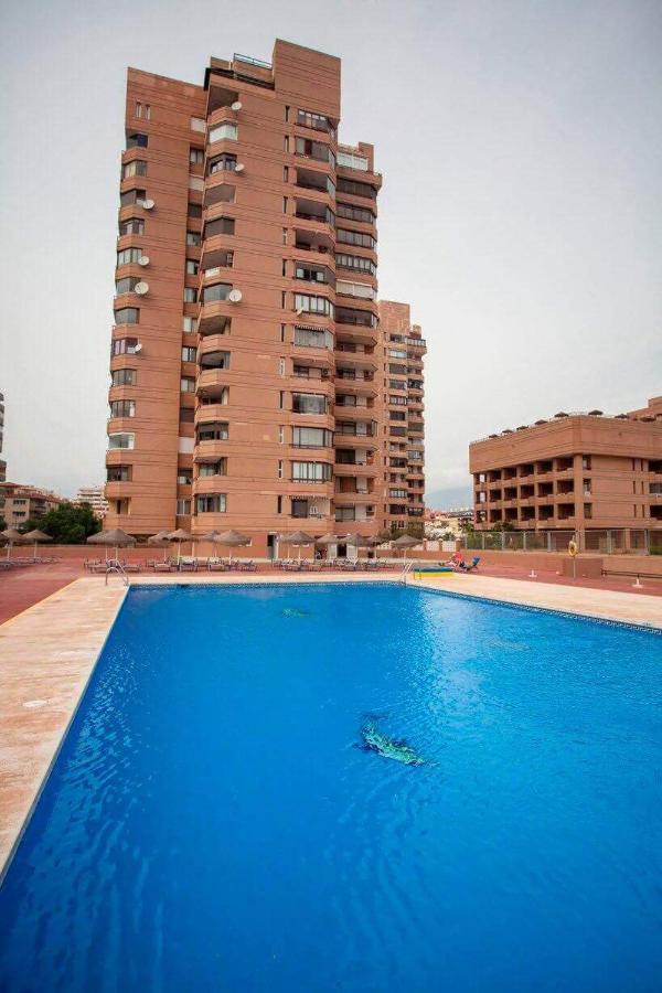 Las Palmeras Towers Apartment