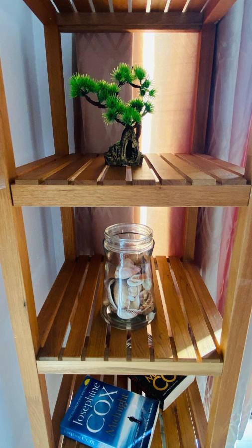 Apartment Fresh And Modern Delux In 1 Min From The Beach!