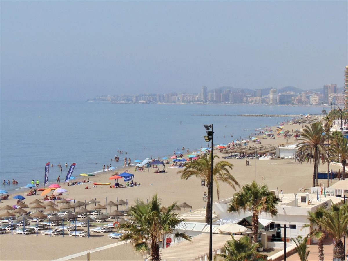 Beachfront, Two Bed- & Bathrooms, Private Parking *