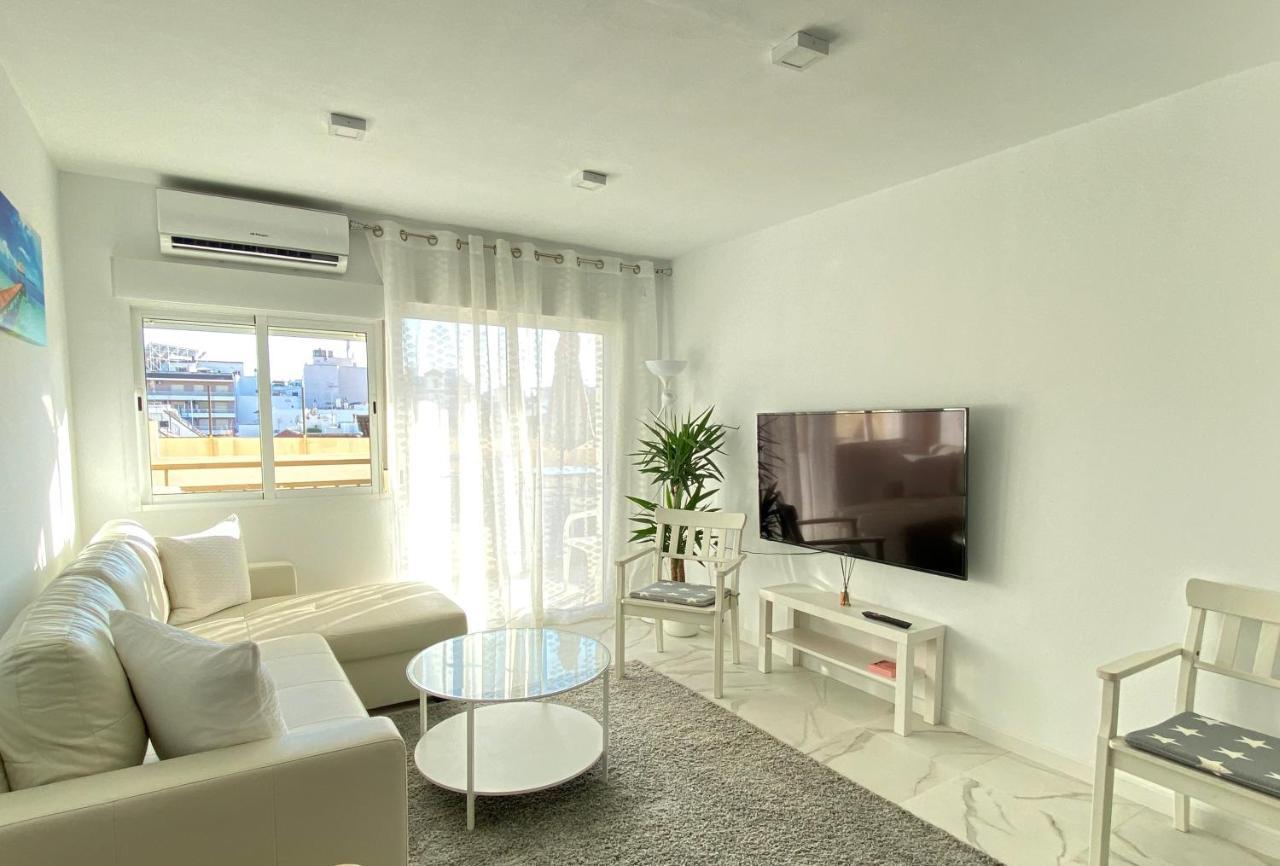 Fresh And Modern Delux In 1 Min From The Beach! Apartment *