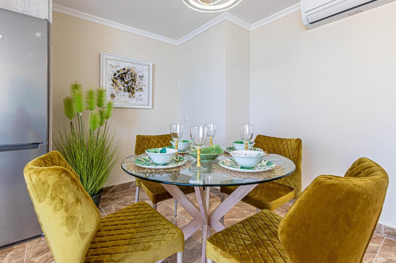 Huoneisto Costa Paradise - Beachfront