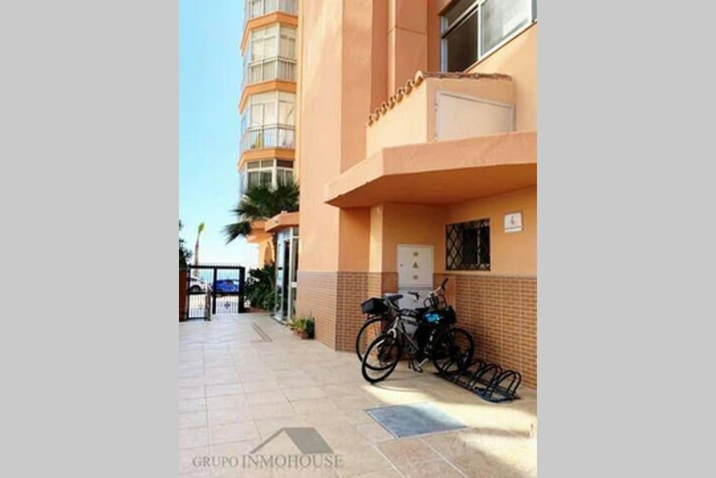Beachfront With Sea Views And Pool Apartment *