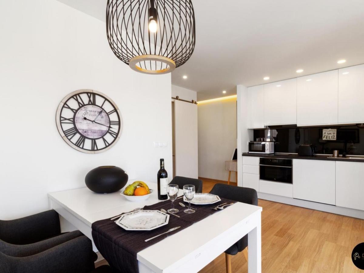 Apartment In The Center Of With Private Parking 2 Min Away *