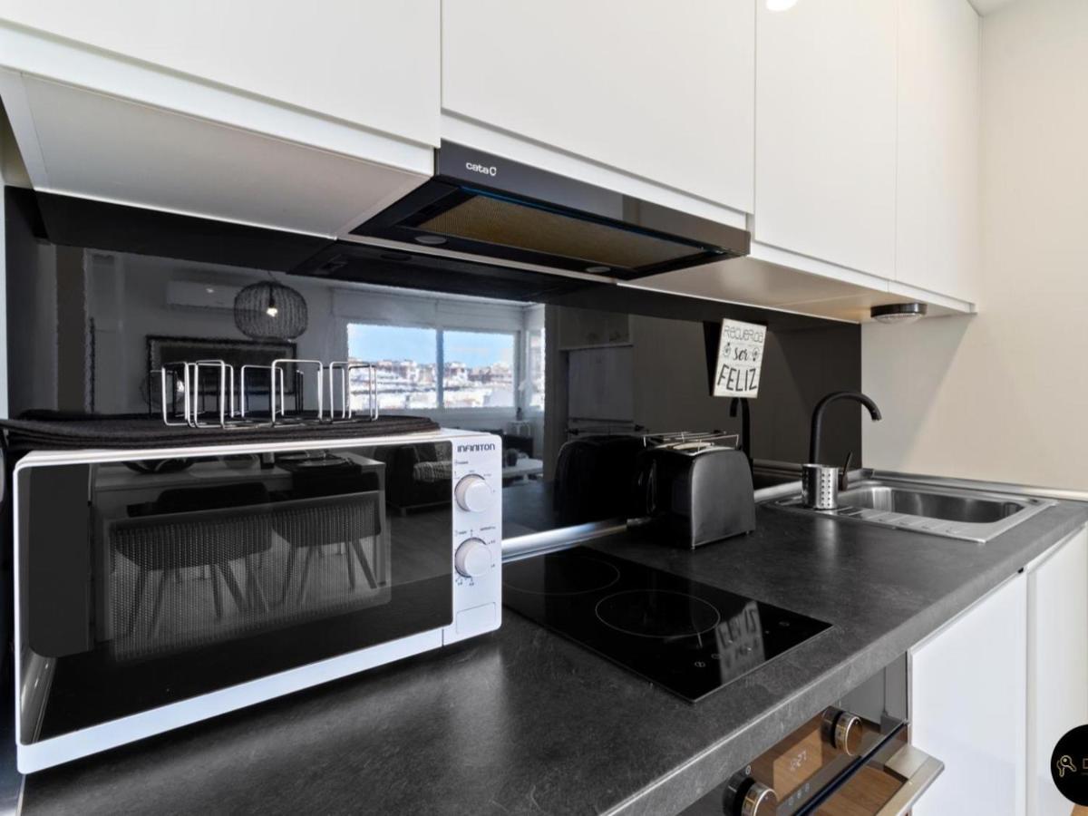 Apartment In The Center Of With Private Parking 2 Min Away *