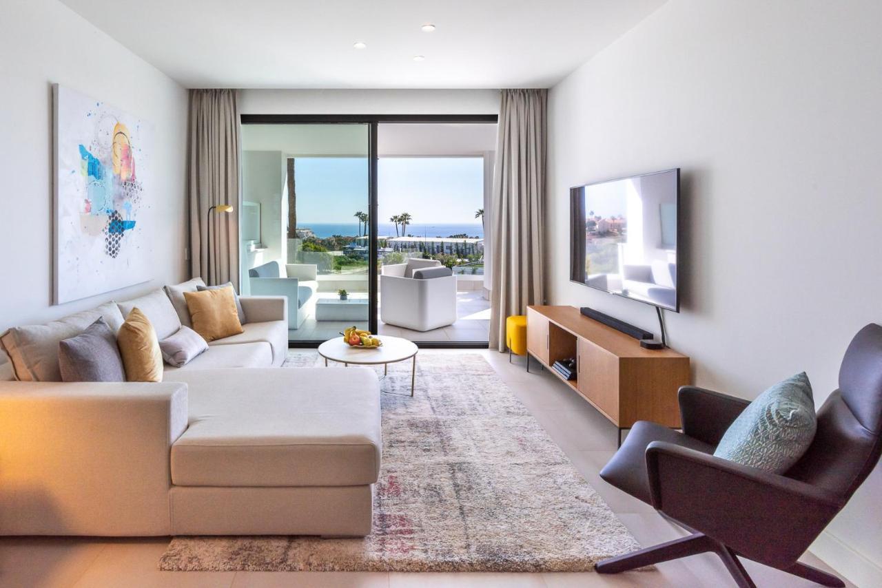 Apartment Luxury High End - Santa Barbara Heights Clc - For Work, Play & Family *