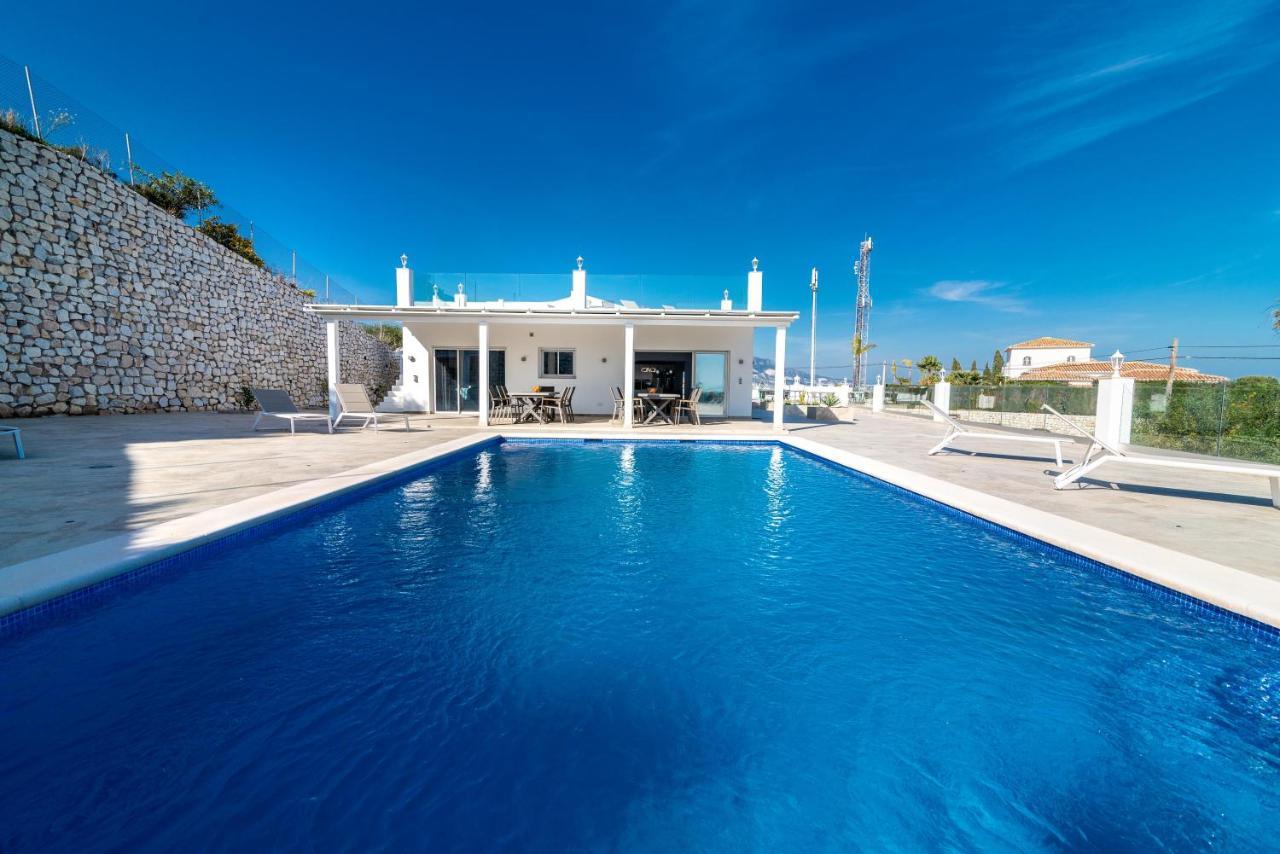 Renovated With Sea-views And Pool Villa