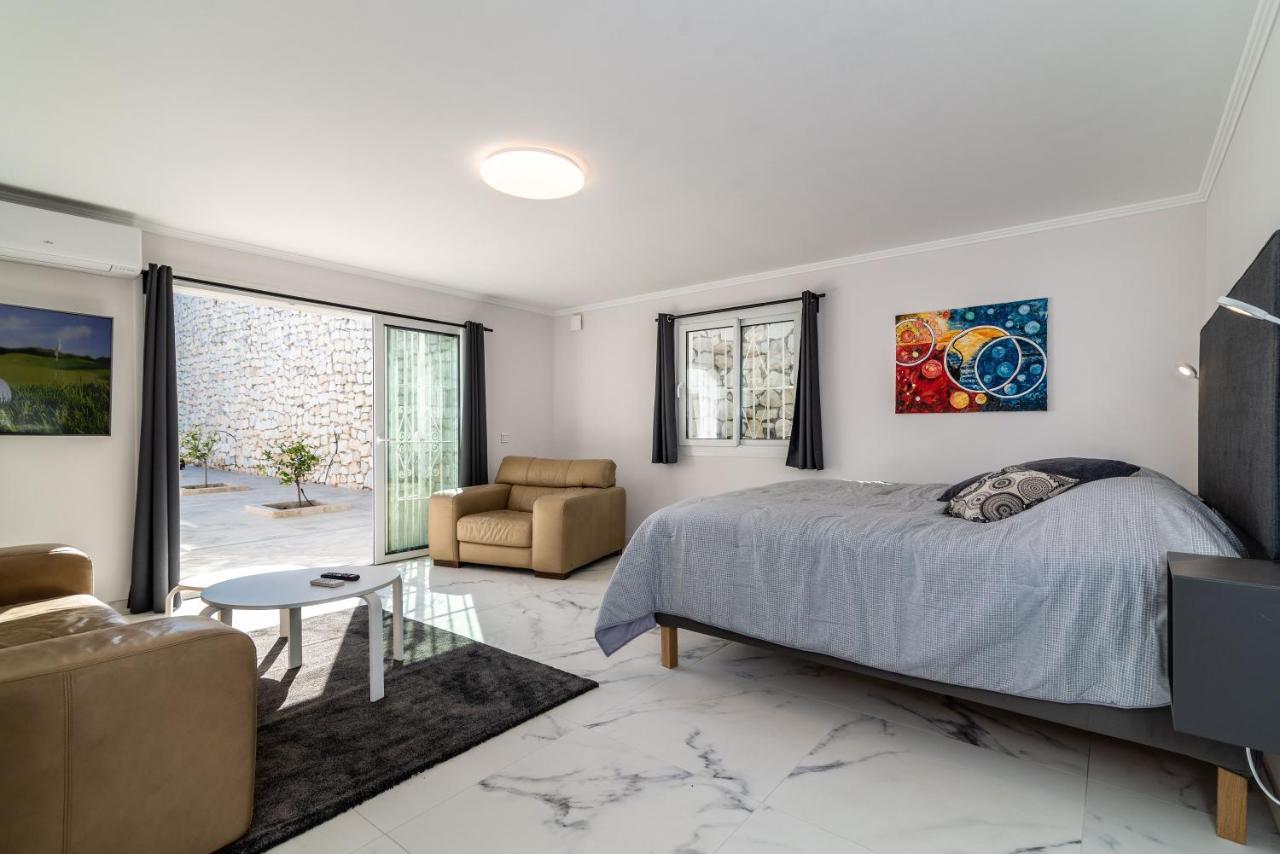 Villa Renovated With Sea-views And Pool Fuengirola