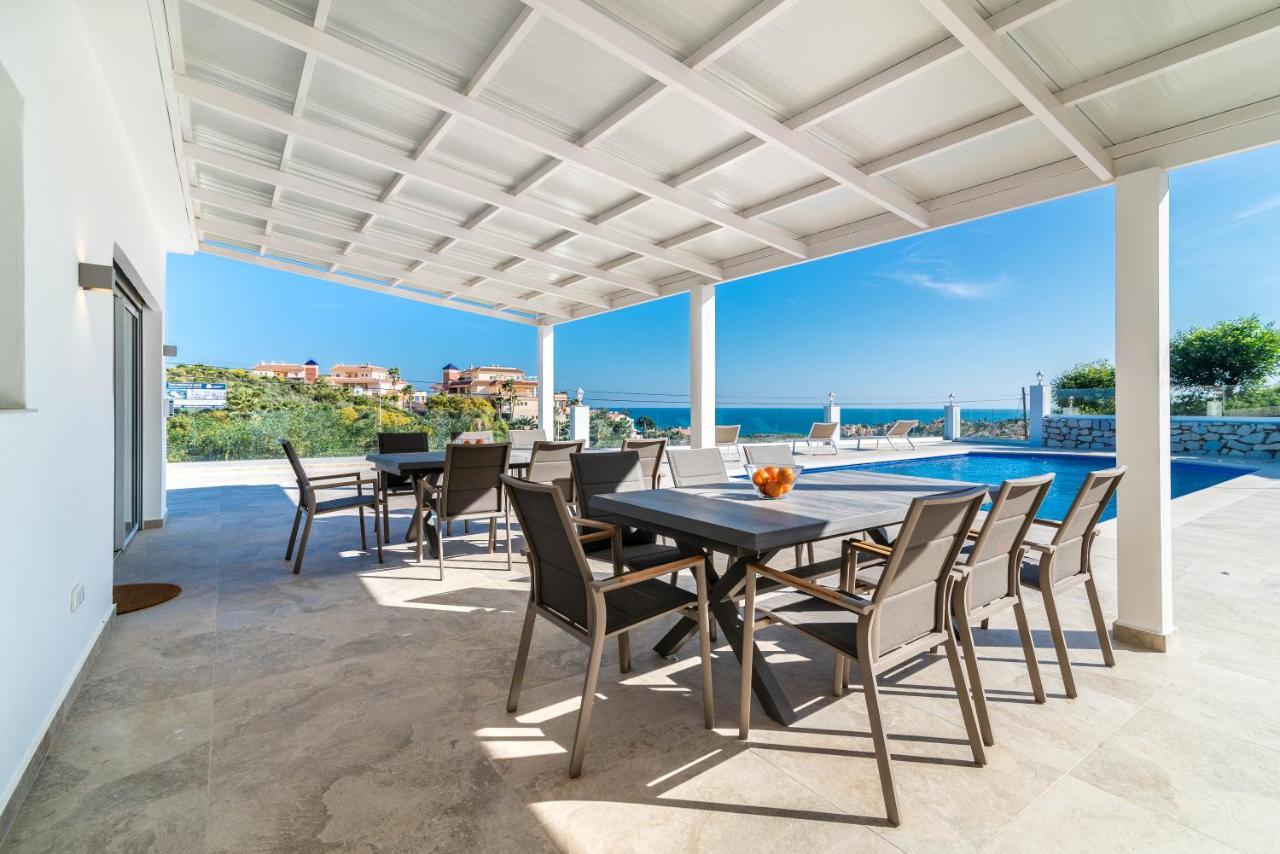 Renovated With Sea-views And Pool *