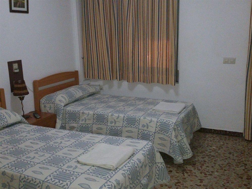 Los Faroles Guest house *