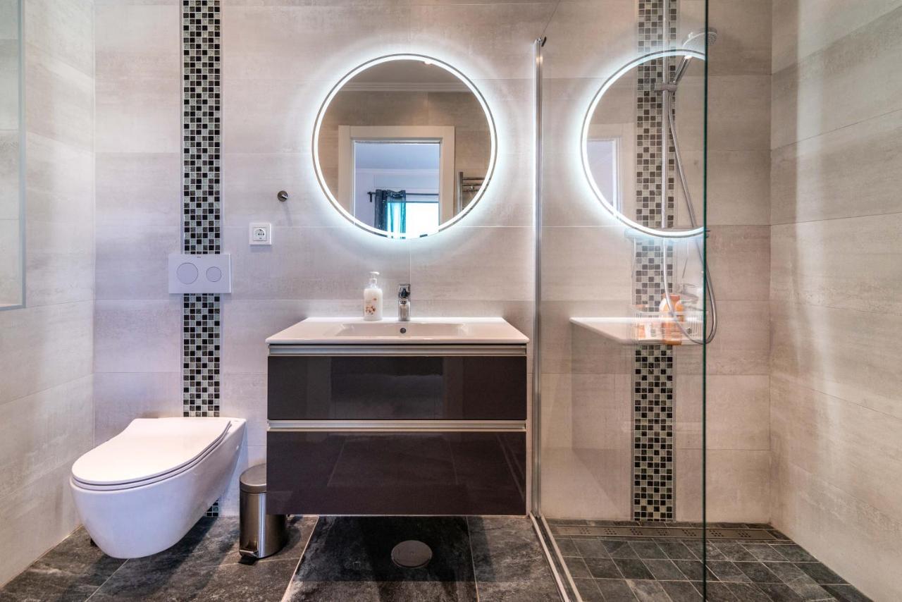 Renovated With Sea-views And Pool *
