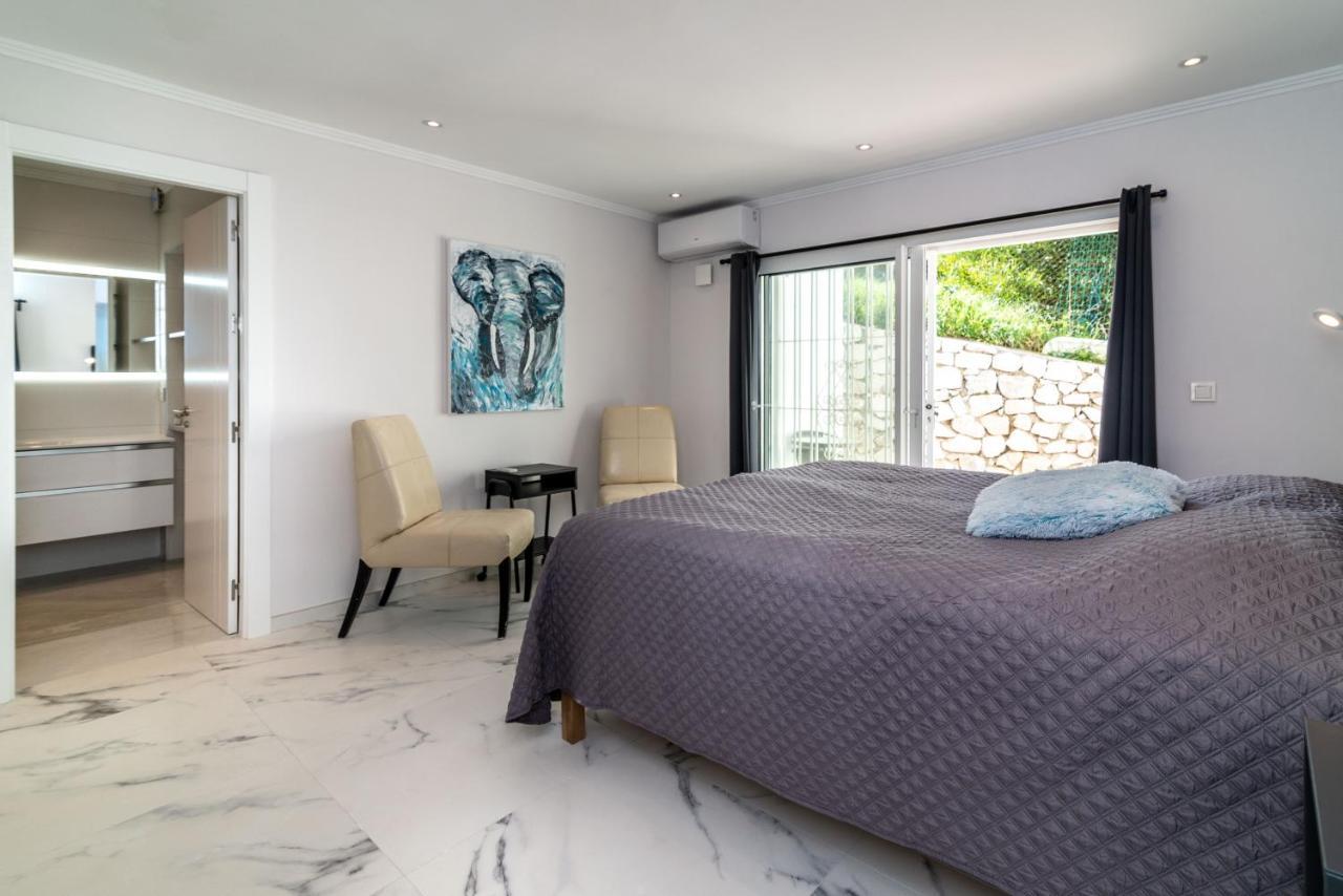 Renovated With Sea-views And Pool Villa Fuengirola