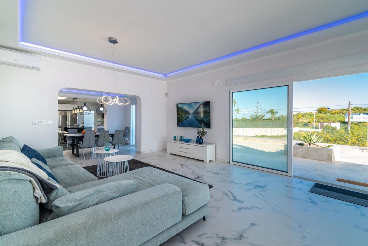 Villa Renovated With Sea-views And Pool *