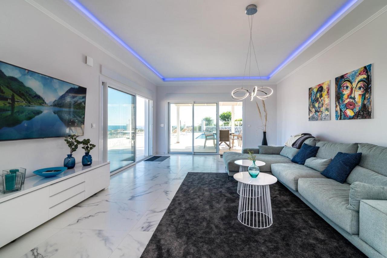 Renovated With Sea-views And Pool Villa *