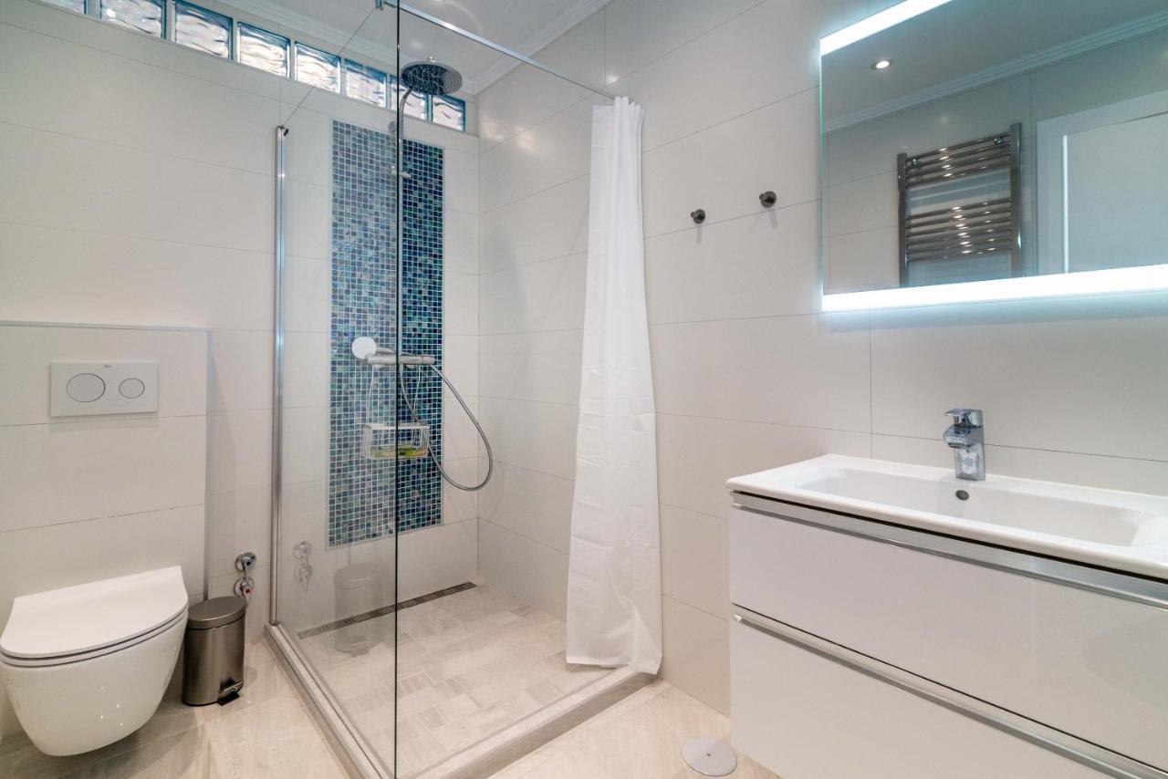 Renovated With Sea-views And Pool *