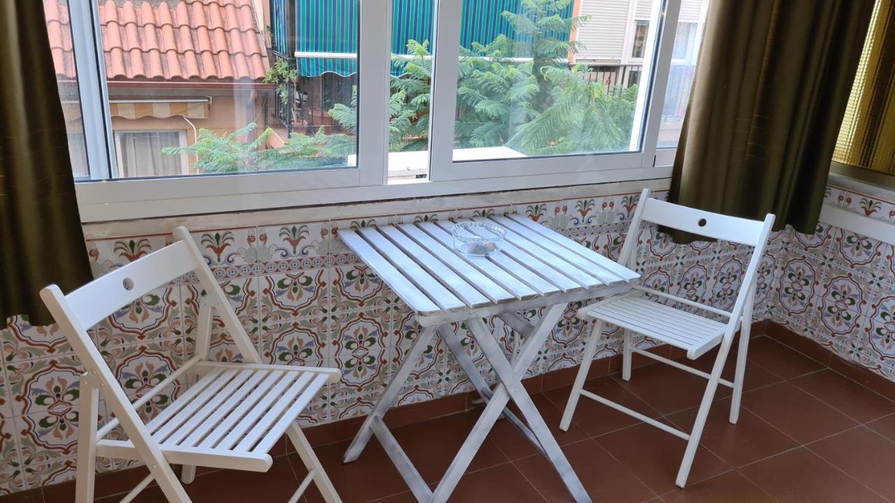 Fuengirola, Boliches - Right On The Beach. Apartment Fuengirola