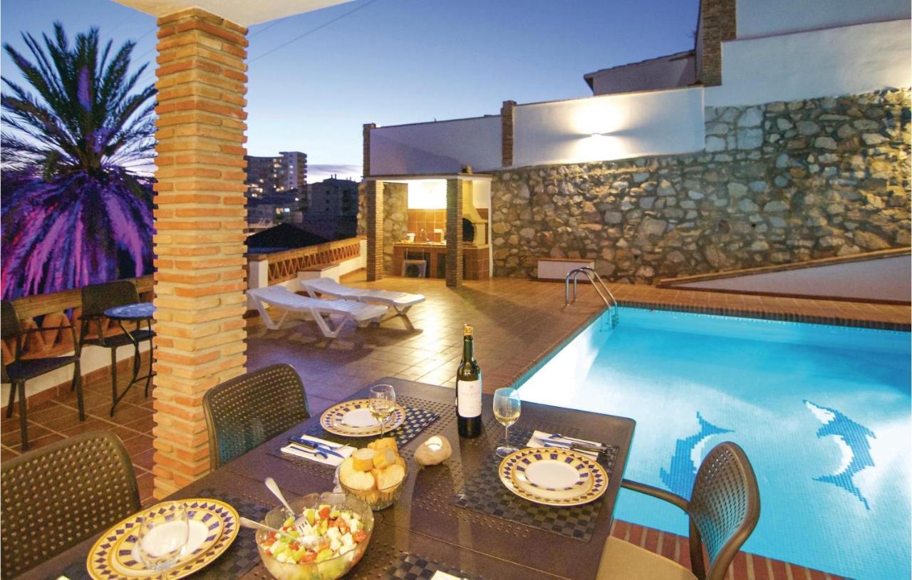 In Fuengirola, Malaga With Kitchen