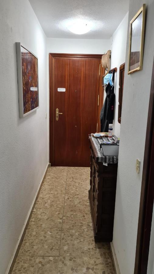 Fuengirola, Boliches - Right On The Beach. Apartment *
