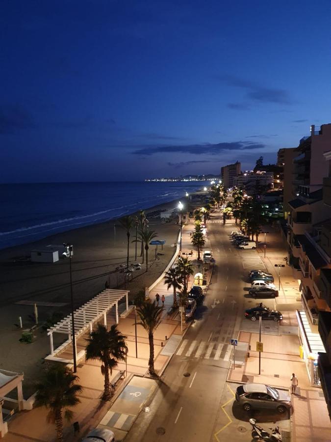 Front Row Penthouse On Carvajal Appartement